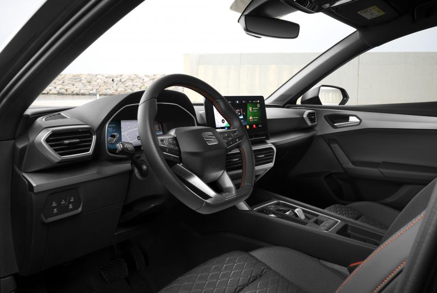 Интерьер Seat Leon FR 2020 года  (WW) (фото 29 из 52)